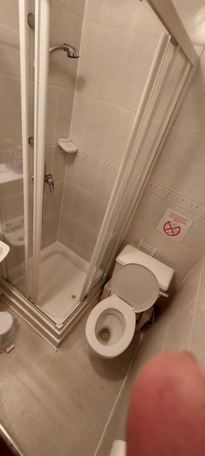 The Rhyl Bed & Breakfast Blackpool Room photo