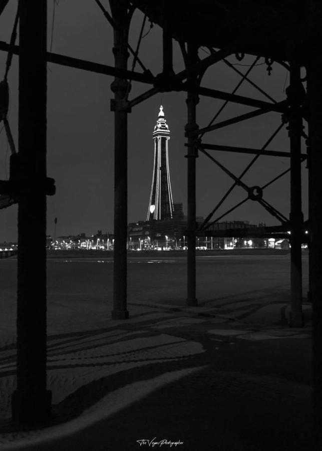 The Rhyl Bed & Breakfast Blackpool Exterior photo