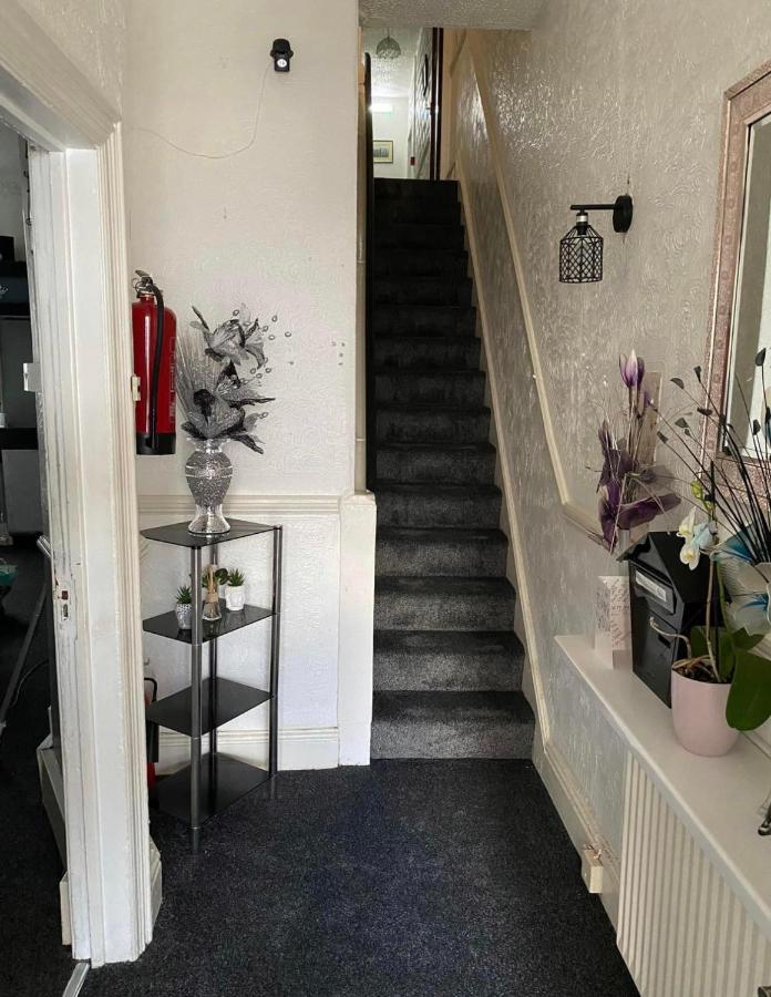 The Rhyl Bed & Breakfast Blackpool Exterior photo